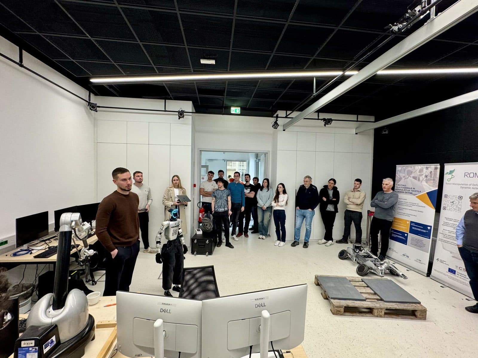 Lab presentation · Jožef Stefan Institute