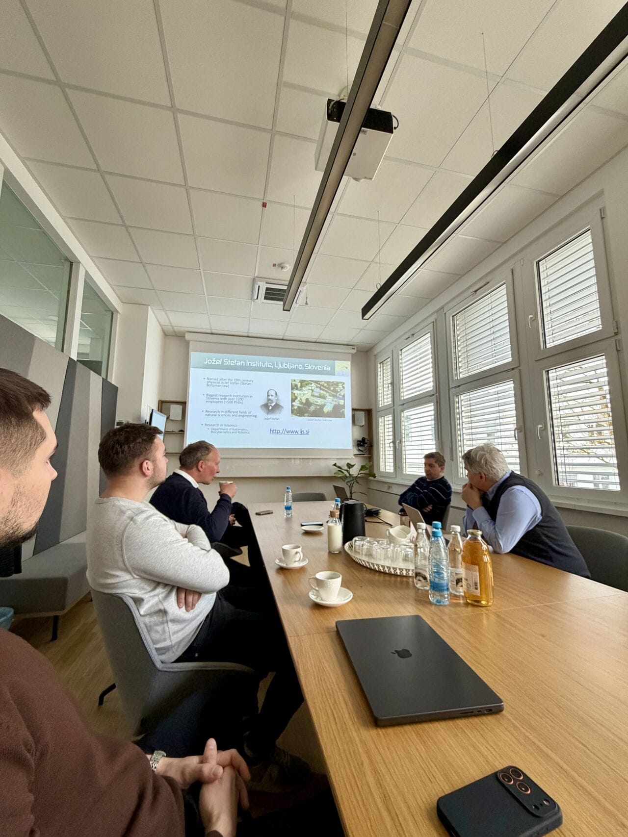Working meeting between Vandri Robotics and Jožef Stefan Institute researchers